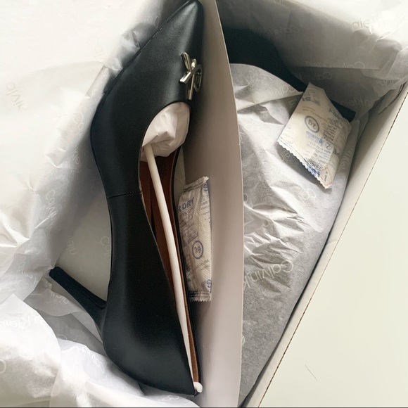 🌸New🌸 Calvin Klein Greta Pump Heel Shoe Sz 8.5 Black NIB - Picture 13 of 14